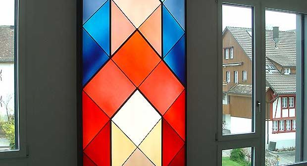 Glaswandbild mit LED-Beleuchtung, Kirchgemeinde Bassersdorf