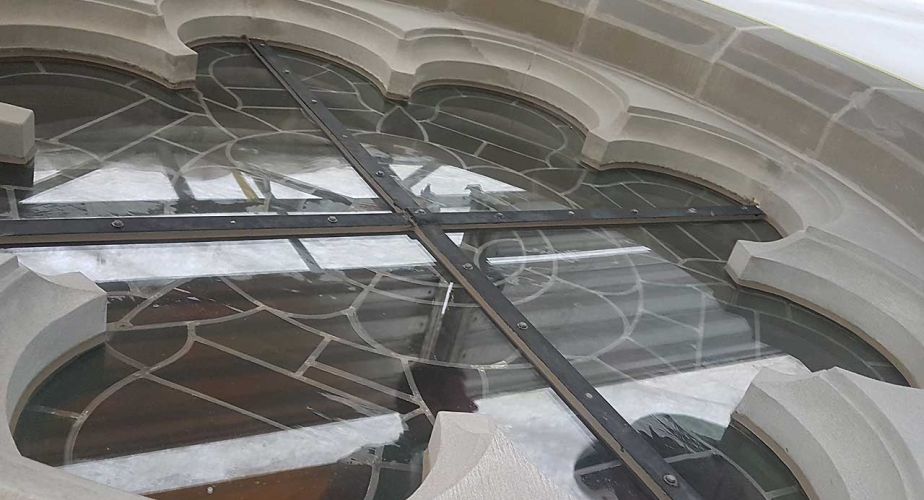 Rosettenfenster mit Schutzverglasung Restaurationsglas Tikana