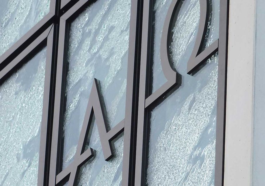 Bettingen Glockenturm-Verglasung aus Schmelzglas