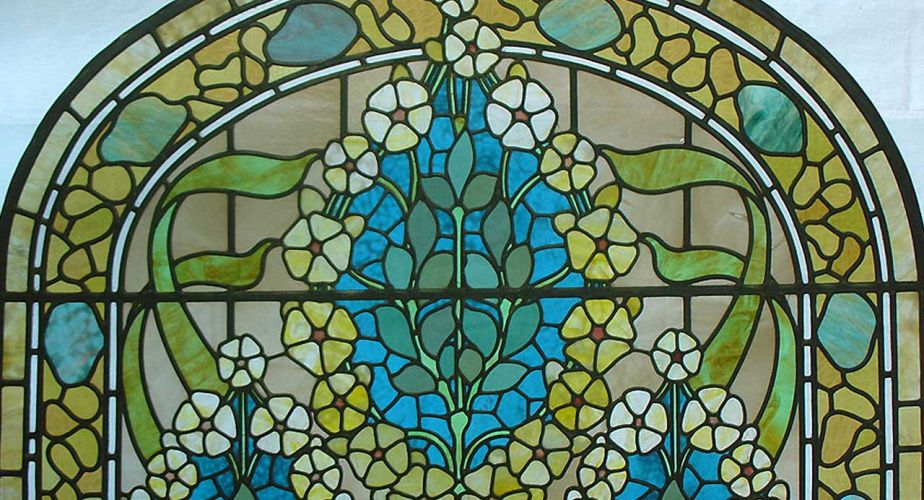 Jugendstil Bleiverglasung mit Blumenornament
