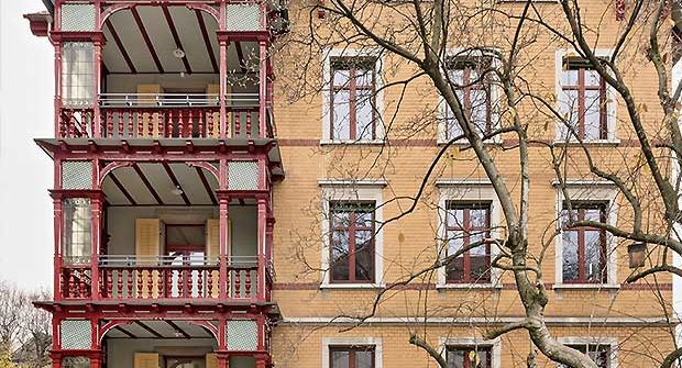 Balkonverglasungen mit Jugendstil-Bleiverglasung
