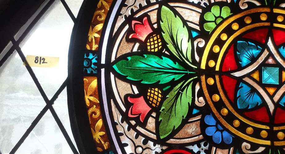 Gebenstorf Sanierung der Kirchenfenster mit Glasmalereien