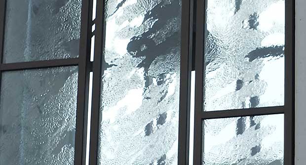 Bettingen Glockenturm-Verglasung aus Schmelzglas