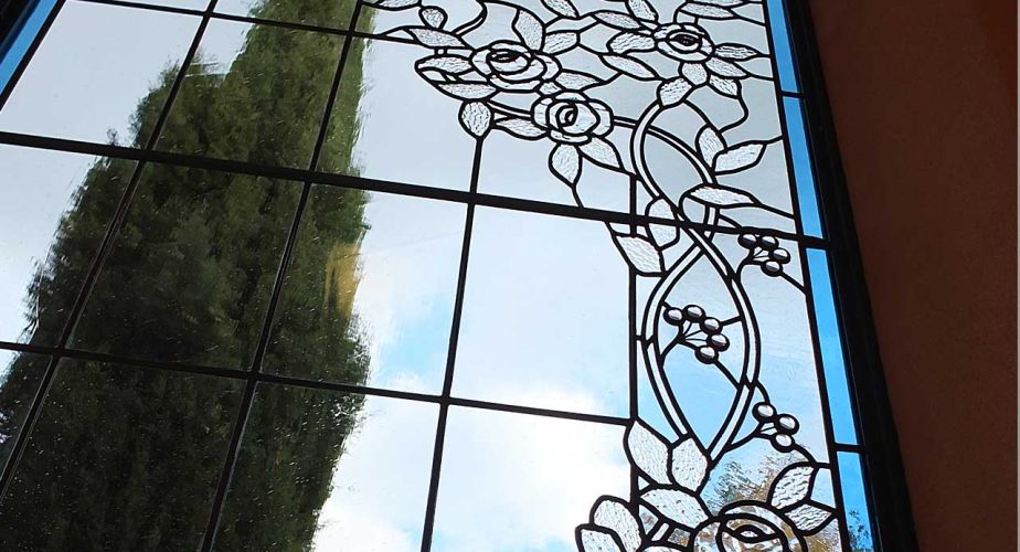 Bleiverglasung aus weissem Ornamentglas
