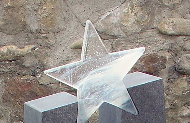 Grabmalkunst mit Schmelzglas "Stern"