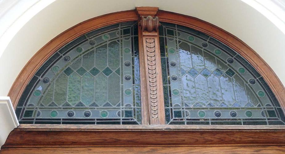 Restauration Jugendstilverglasung Haupteingang Oblicht