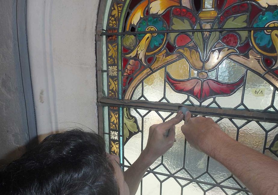 Renovation Kirchenfenster, Verkittung